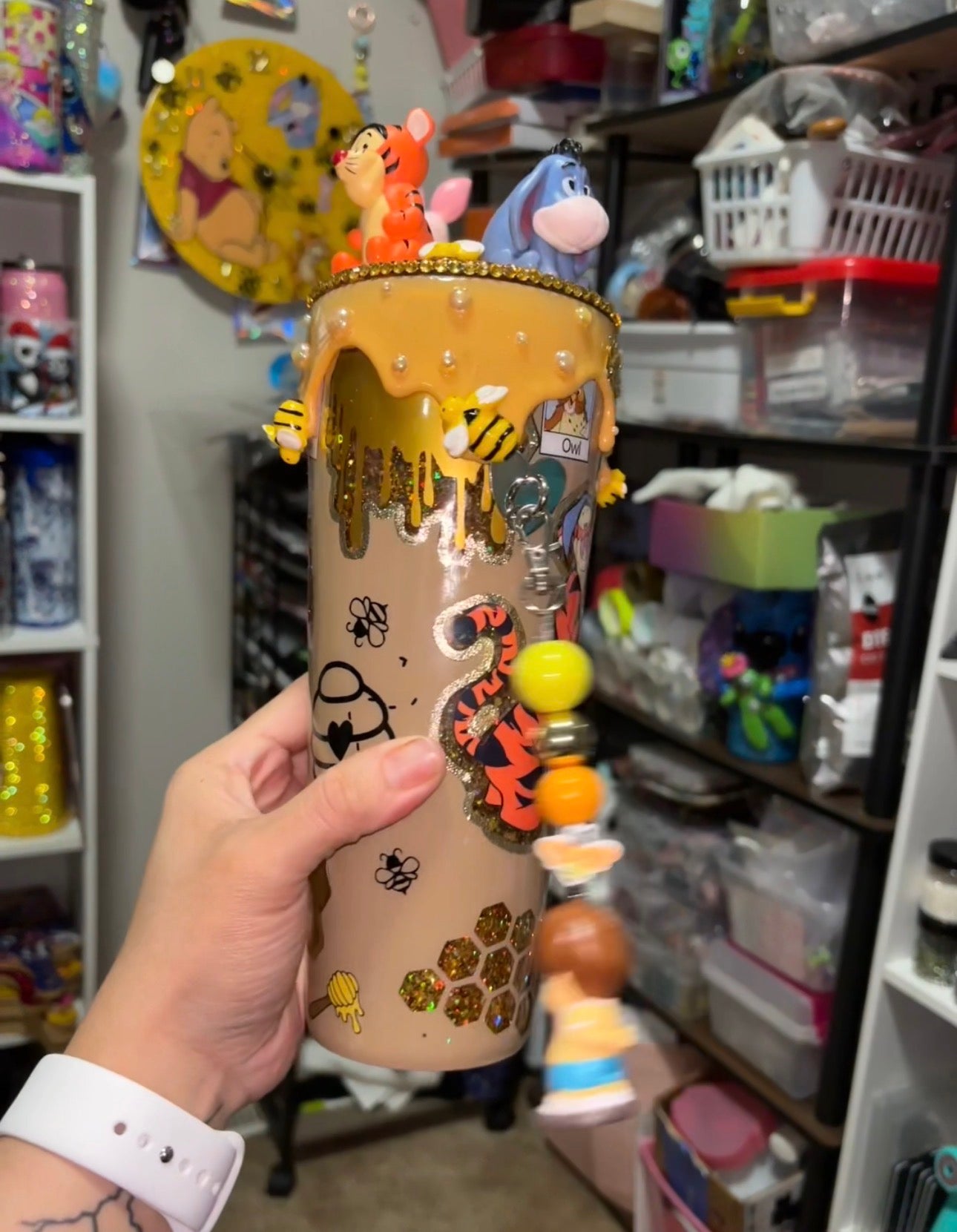 Winie 24 oz snow globe