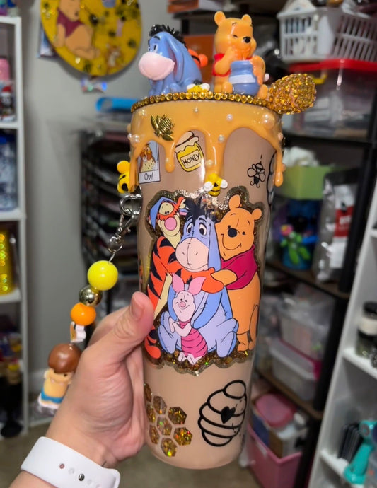 Winie 24 oz snow globe